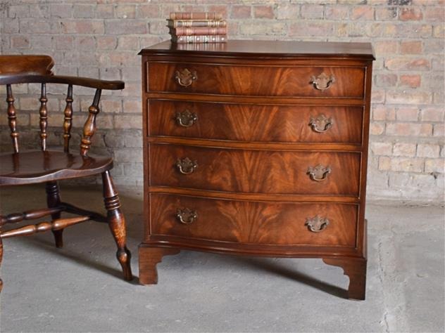  Serpentine Mahogany Chest of Drawers 